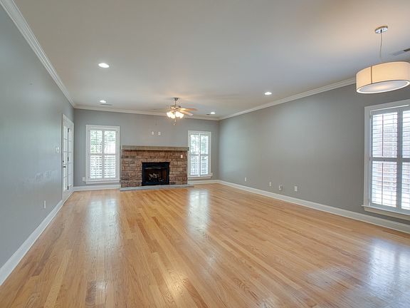 4th image of 3015 Willow Trace Cir SE