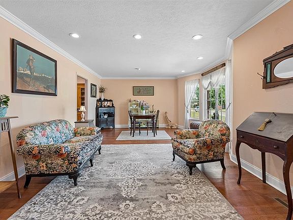 5th image of 2429 Huntleigh Dr