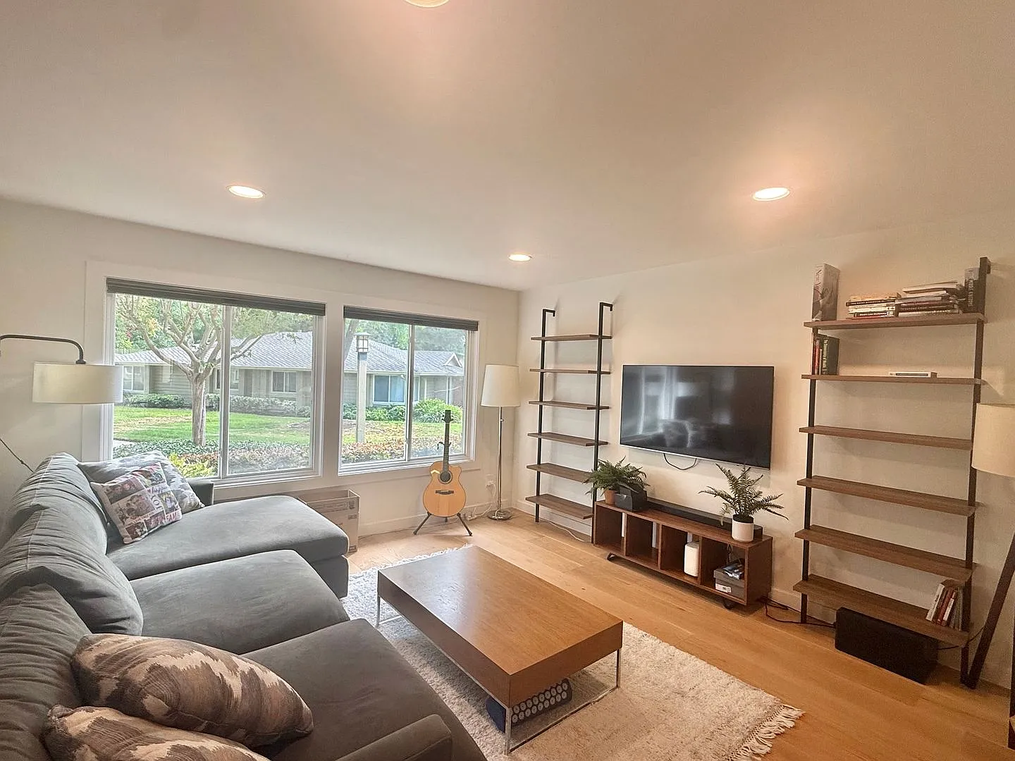 West San Jose - Furnished Option Available - Beautifully Remodeled With Hardwood Floors, A/C, 2-C... — Photo 4