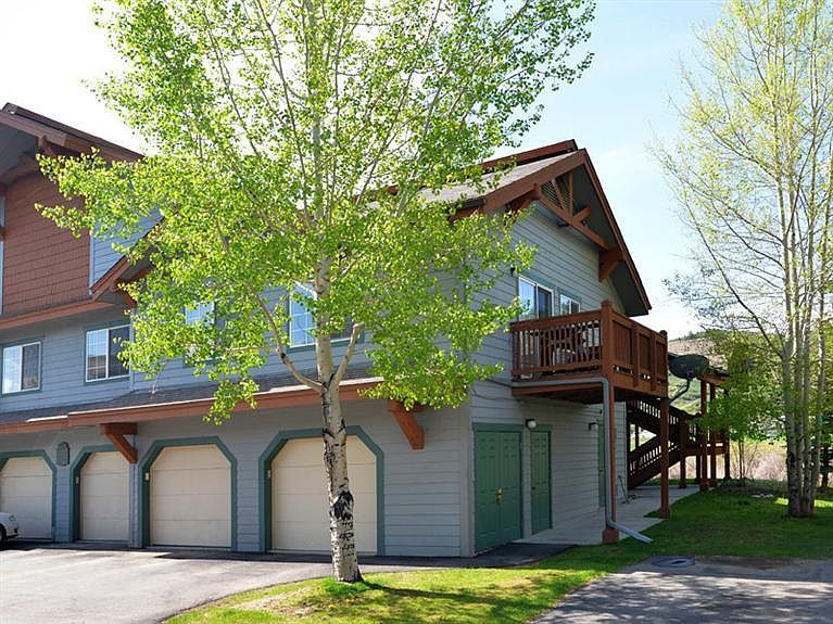 1st image of 1002 Crazy Horse Cir #1002