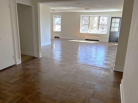 2nd image of 3299 Cambridge Ave APT 4H