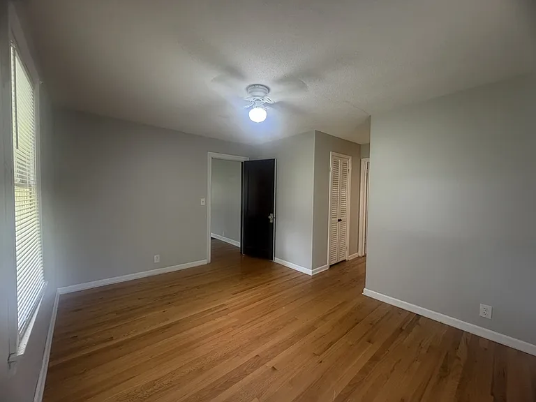 515 W Southside Blvd — Photo 14