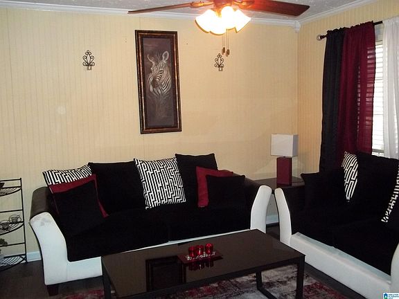 3rd image of 2916 Valley View Cir