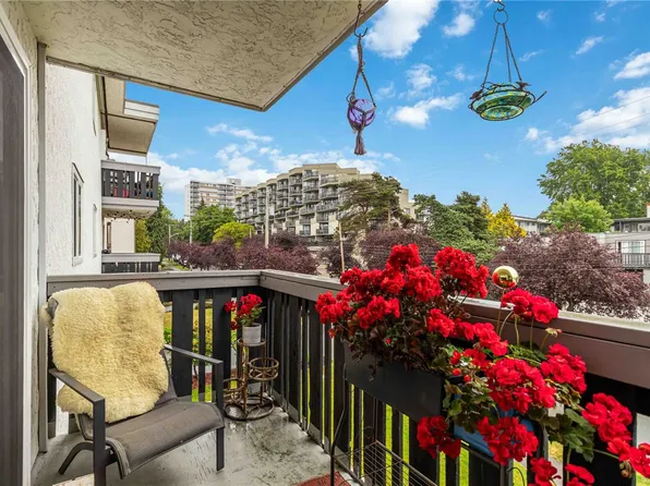 118 Croft St #307, Victoria, BC V8V 2E6
