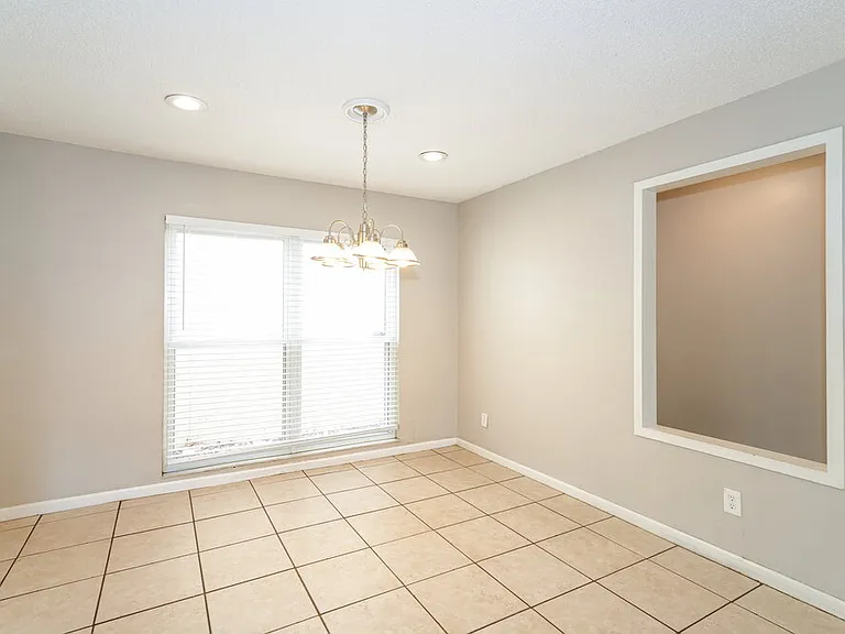 15709 Squirrel Tree Pl — Photo 7