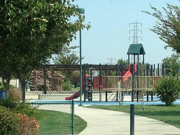 1st image of 4008 Crescent Ct