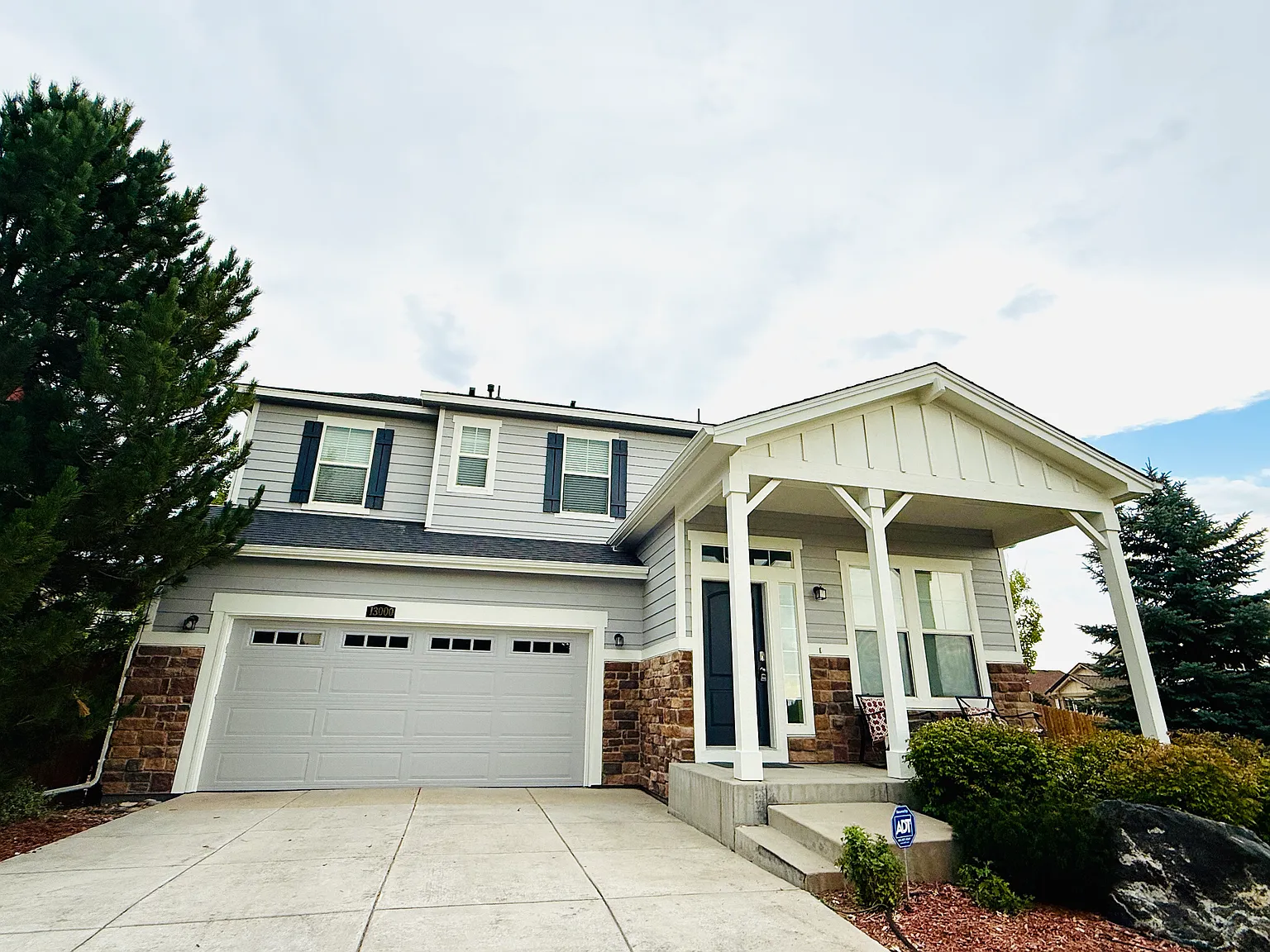 4 bed, 3.5 bath, 3401 sqft, $3,200 — Photo 1