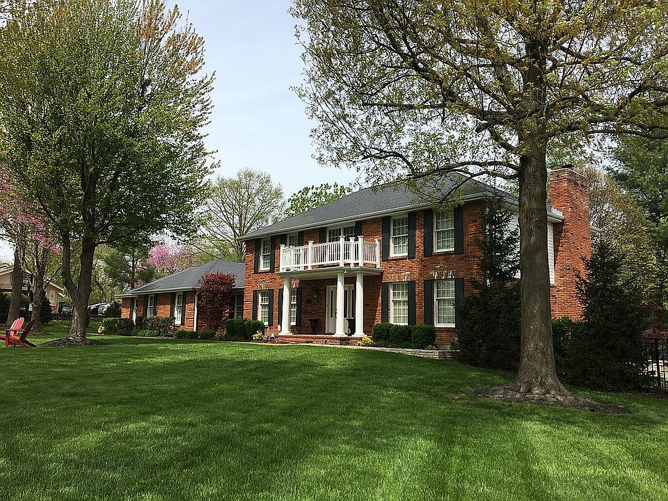 1st image of 15 Clarkson Farm Dr