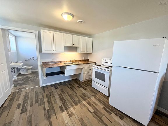 3rd image of 2739 Main St