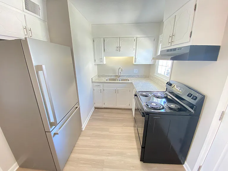 801 Oakwood Villa Dr — Photo 6