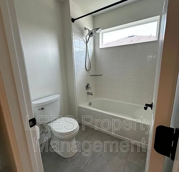 9220 Sea Pine Ave — Photo 40