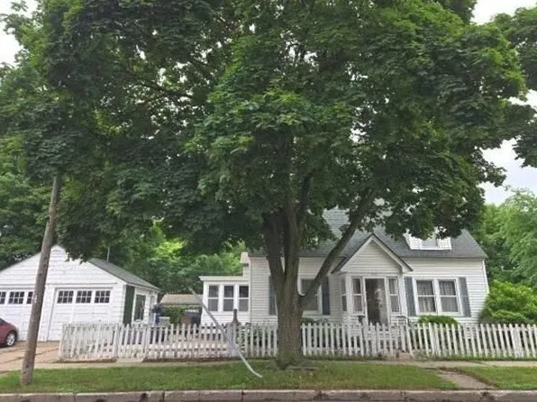 276 Walnut St, Winona, MN 55987