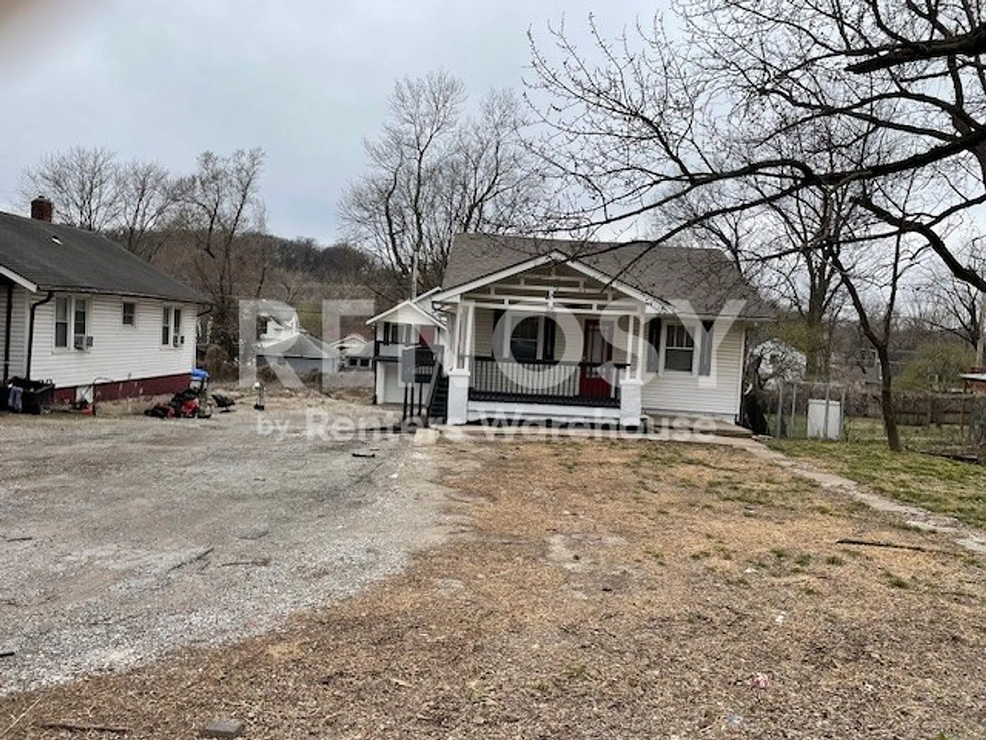 Great location Updated 3-bedroom 2 bath home — Photo 1