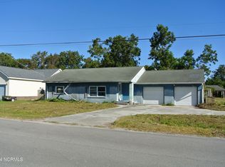 137 Piver Rd, Beaufort, NC 28516