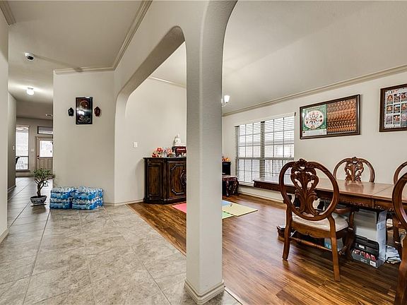 5th image of 1040 Cydnie St
