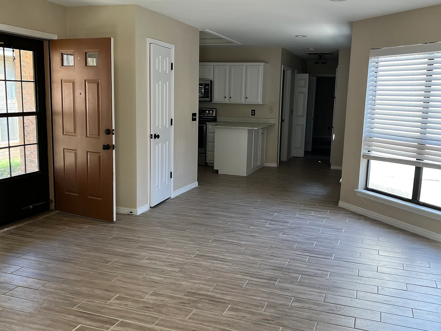 2 bed, 1197 sqft, $1,500 — Photo 3