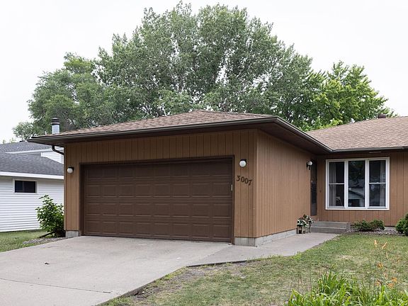 2nd image of 3007 18th St S