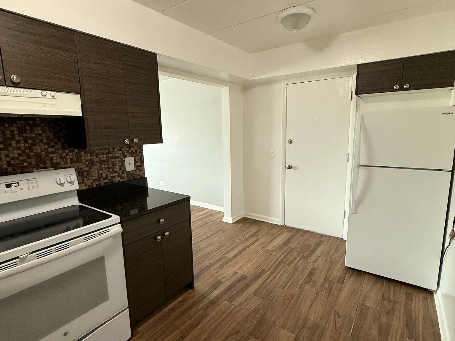 2 bed, $1,900 — Photo 3
