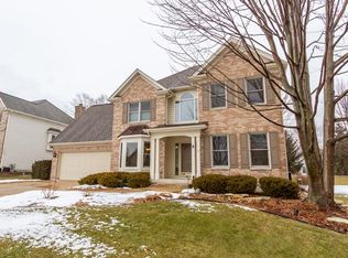 614 Hickory St, Sugar Grove, IL 60554