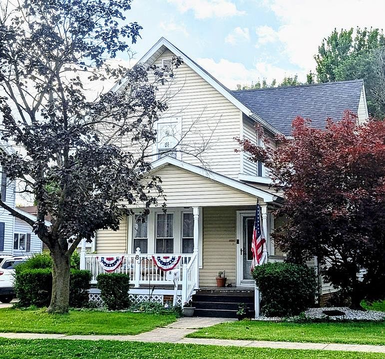 1st image of 8 Myers Ave