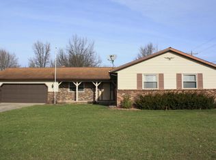 120 Circle Dr, Salem, IL 62881