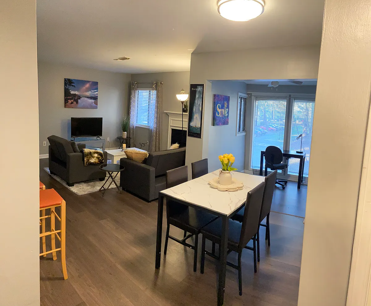 Open concept living space - 6005 Wingate Way