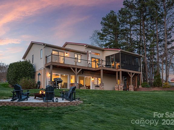 5th image of 2715 Westview Dr