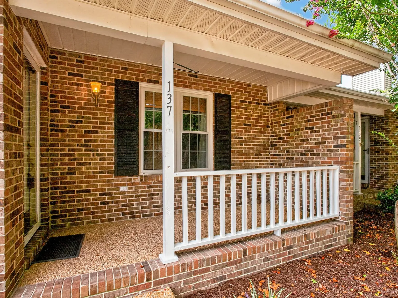 2 bed, 1329 sqft, $1,700 — Photo 4