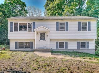 51 Old Country Rd, Monroe, NY 10950