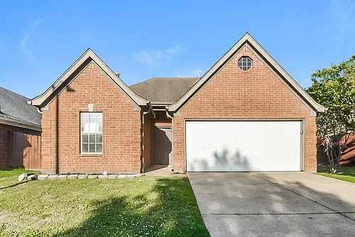 7642 Fox Hunt Dr E Photo 1