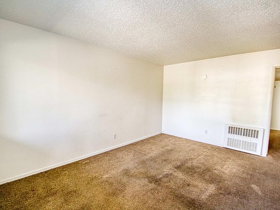 5th image of 510 Country Village Dr #23