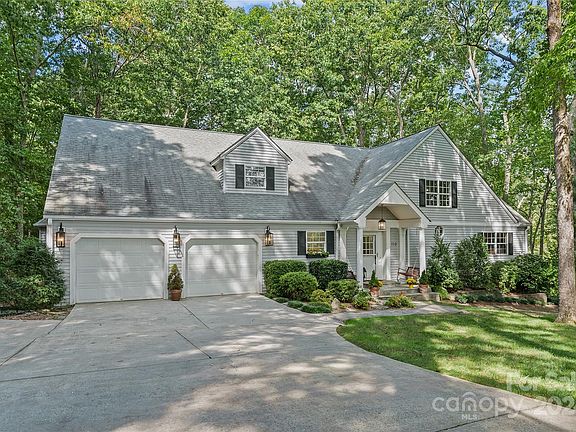 2nd image of 110 Bridlewood Trl