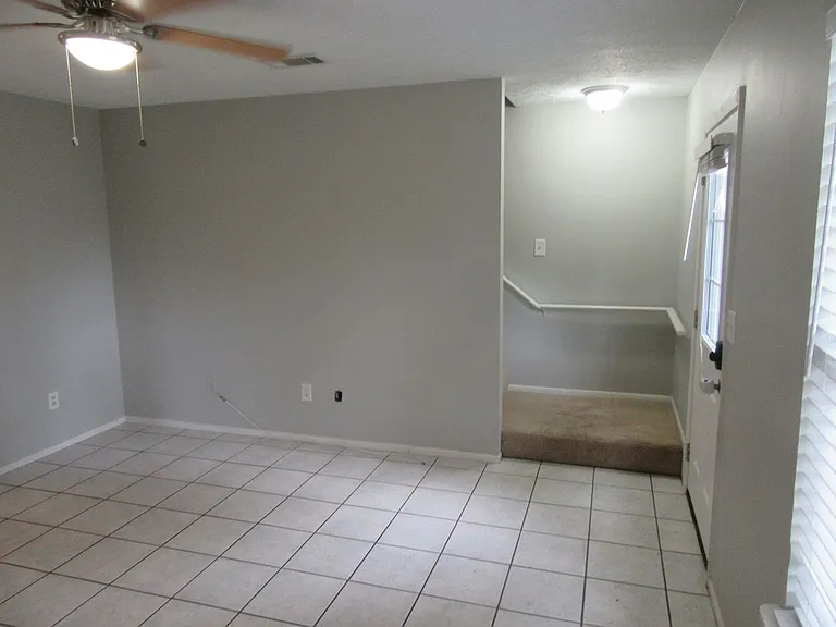 1113 Arthur Ave — Photo 5