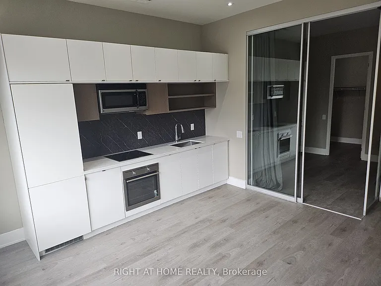 111 Saint Clair Ave W #426 — Photo 20