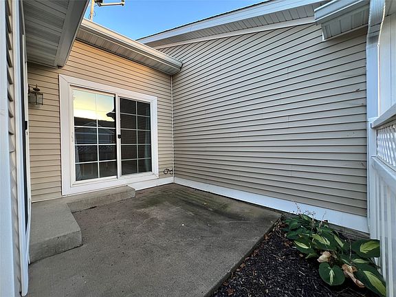 3rd image of 5743 NW 95th St
