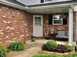 36 Old Orchard Ln, Glen Carbon, IL 62034