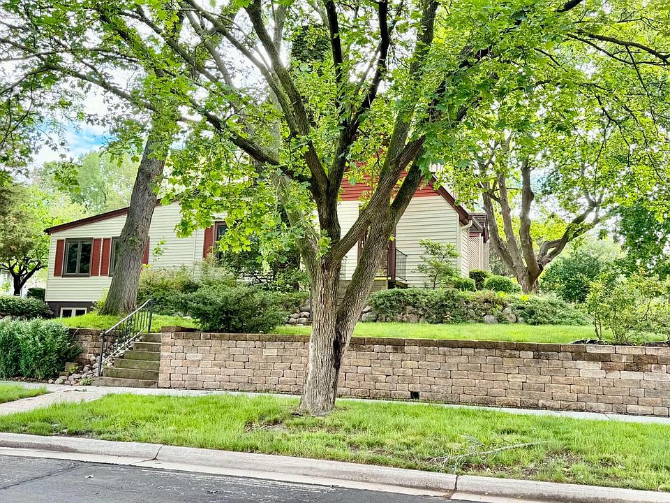 1st image of 919 Harvey AVENUE