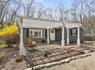 14 W Redding Rd, Redding, CT 06896