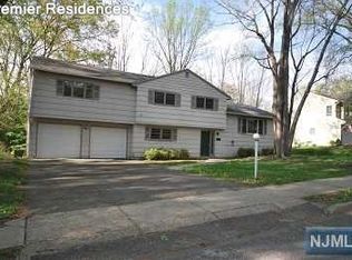 7 Seminole Ave, Wayne, NJ 07470