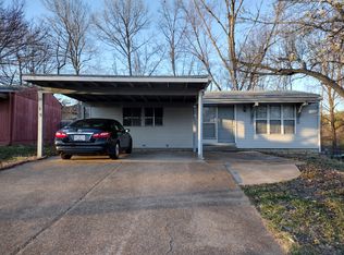 35 Cedar Ridge Dr, Pacific, MO 63069