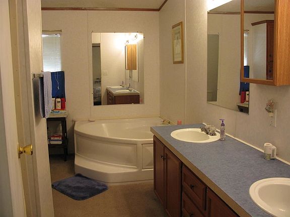 2nd image of 511 Navajo Dr