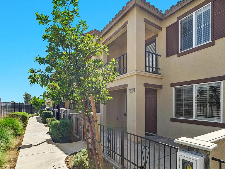 8011 City View Pl — Photo 2