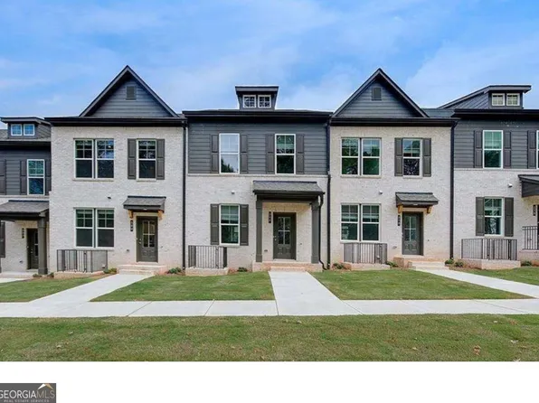 311 Daybreak Ln, Newnan, GA 30265