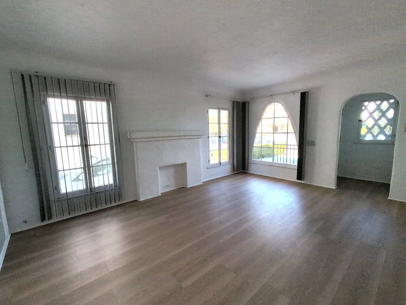 2 bed, 1250 sqft, $2,990 — Photo 3