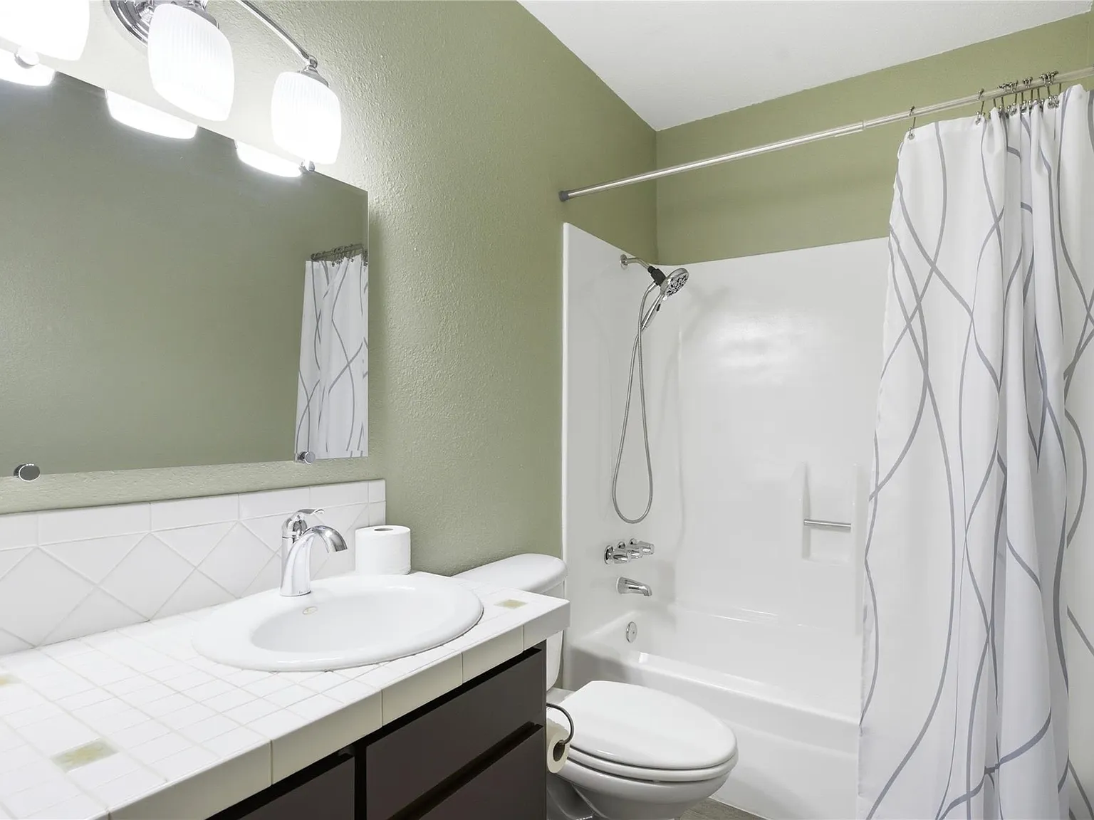 1 bed, 1.0 bath, 482 sqft, $1,250 — Photo 3