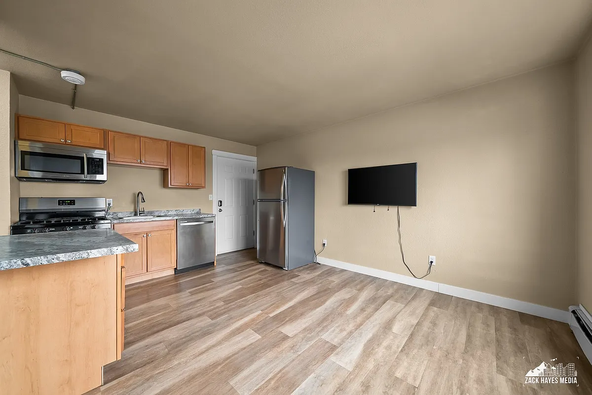 Building Photo - 618 Gambell St #16