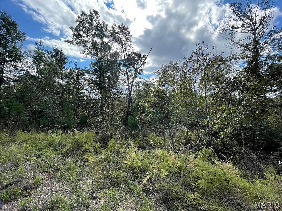 2nd image of 13 Woodland Hts
