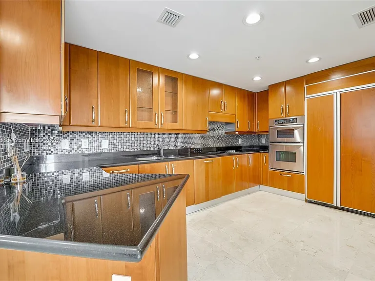 19400 Turnberry Way #321 — Photo 7