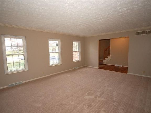 3rd image of 7722 Whitehall Cir E