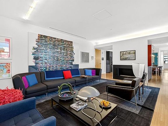 2nd image of 912 Baltimore Ave #401/402